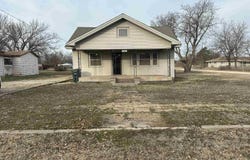 513 N Broadway, Billings, OK 74360