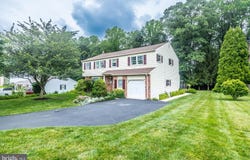 106 NOEL CIR, EXTON, PA 19341