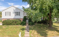 2516 Westminister Drive, St Charles, MO 63301