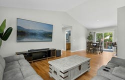 23 Geordie Lane, Hubbardston, MA 01452