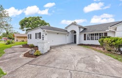 33 Fischer Lane, Palm Coast, FL 32137