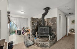441 W GLOUCESTER St, Gladstone, OR 97027