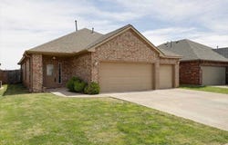 910 SW 81st St, Lawton, OK 73505