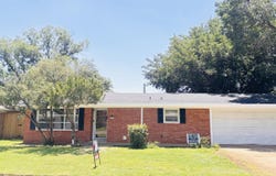 4913 17th Place, Lubbock, TX 79416