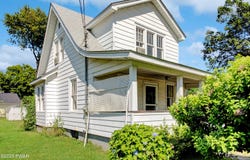 101 Oak Avenue, Matamoras, PA 18336