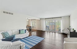 2471 Mulberry Square, Bloomfield Hills, MI 48302