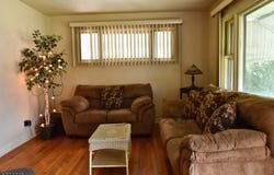 19 Florence Pl, Elmwood Park Boro, NJ 07407-3023
