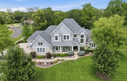 1502 Riverwood Point, Mahomet, IL 61853