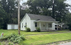 205 N Locust, Charleston, MO 63834