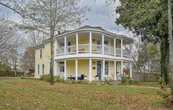 604 Tenth St., Mena, AR 71953