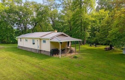 1222 Quaker Valley Road, New Paris, PA 15554