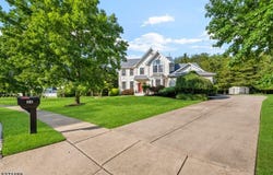 38 Margaret Dr, Franklin Twp., NJ 08873-2757