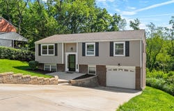 773 Somerville Dr, St Clair, PA 15243