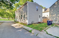 28 Pearl St, New Bedford, MA 02740