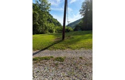 16604 Grapevine Road, Phyllis, KY 41554