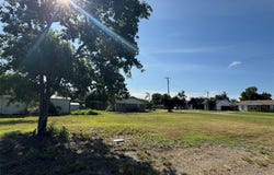 203 Oak Street, Honey Grove, TX 75446