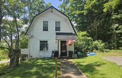 15 Water Street, Milo, ME 04463