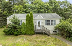 27 Kenney Field Drive, Boothbay Harbor, ME 04538