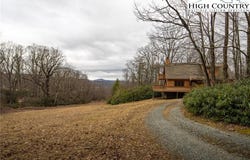 8280 Hemlock Ridge Road, Blowing Rock, NC 28605
