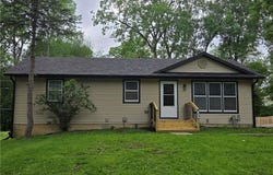 904 S 5th Street, Savannah, MO 64485