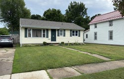 221 N Lakeview Avenue, Sturgis, MI 49091