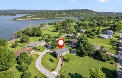 398 Hunt Club Circle, Galena, MO 65656