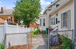 525 Chelmsford St, Lowell, MA 01851