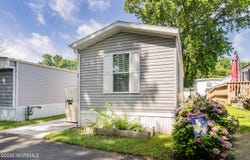28 Sams Court, Hazlet, NJ 07730