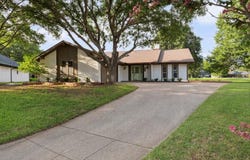 1308 Clubhouse Court, Mansfield, TX 76063