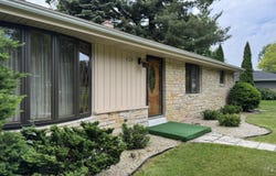 1260 Westbrooke Pkwy, Waukesha, WI 53186