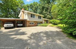 3028 Shadybrook Ln, New Albany, IN 47150