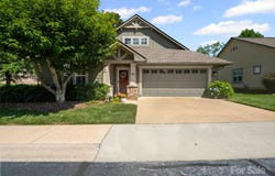 10 Gray Wolf Lane, Hendersonville, NC 28792