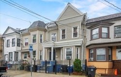 93 Garside St, Newark City, NJ 07104-1009