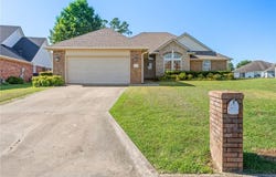 1512 Rockhurst DR, Fort Smith, AR 72908