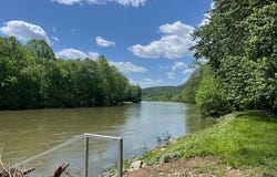 28 BLUFFS ROAD, SPRINGFIELD, WV 26763