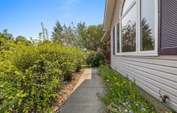 1405 Golden Valley Lane, Minot, ND 58703