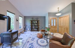 23755 NE CASAVANT Dr, Hillsboro, OR 97123