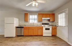 200 Hall Dr, Elgin, TX 78621