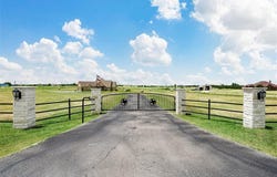 1901 Rosenthal Parkway, Lorena, TX 76655
