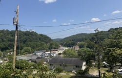 110 3rd Ave, Clendenin, WV 25045