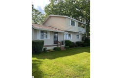 725 S Crescent Avenue, Au Gres, MI 48703