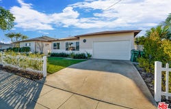 11883 Freeman Ave, Hawthorne, CA 90250