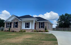 40 Autumn Trail Circle, Wetumpka, AL 36092