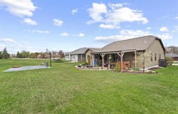 2982 High Bluff Dr, Coralville, IA 52241