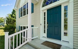 58 Vista Cir, Holden, MA 01520