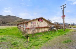 50 Lowe Road, Ashland, OR 97520