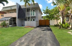 8012 SW 5th St, North Lauderdale, FL 33068