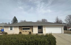 512 Division Ave, Madison, SD 57042