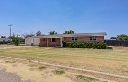 1619 Ave L, Ralls, TX 79357