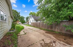 633 Slade Avenue, Elgin, IL 60120
